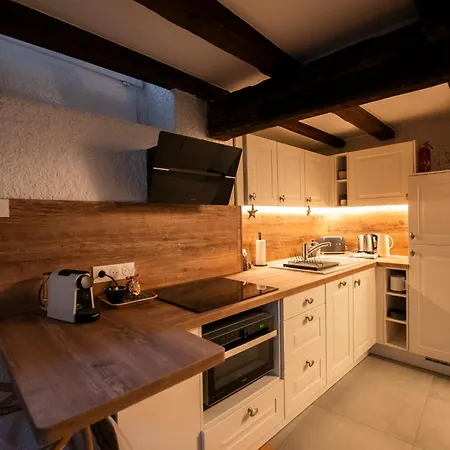 La Petite Cour - Atypique, Calme Et Cozy Apartment