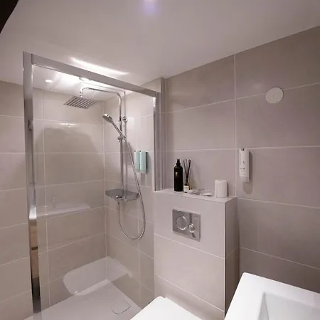 La Petite Cour - Atypique, Calme Et Cozy Apartment